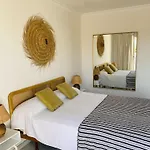 Duplex Vistas Al Golf Guadalmina アパート *