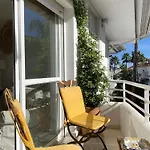 Duplex Vistas Al Golf Guadalmina アパート